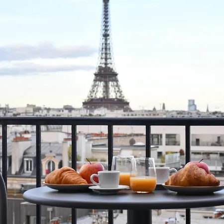 Eiffel Tower View 1br Newly Renovated And Elegant Parijs