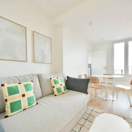 Eiffel Tower View 1br Newly Renovated And Elegant * Parijs