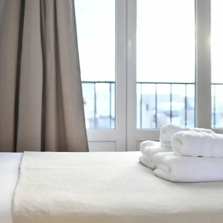 Eiffel Tower View 1br Newly Renovated And Elegant *