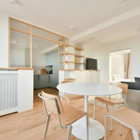 Lägenhet Eiffel Tower View 1br Newly Renovated And Elegant *