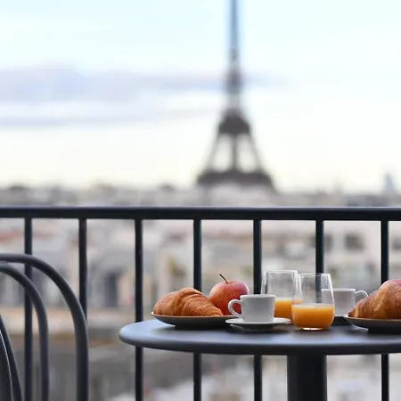 Eiffel Tower View 1br Newly Renovated And Elegant